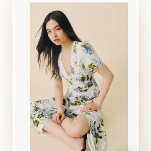 Reformation Breanna Floral Ruched Midi Dress in Blue & White Size 6 NWT